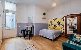Central, Calm - High-Speed Wifi - Close To Park